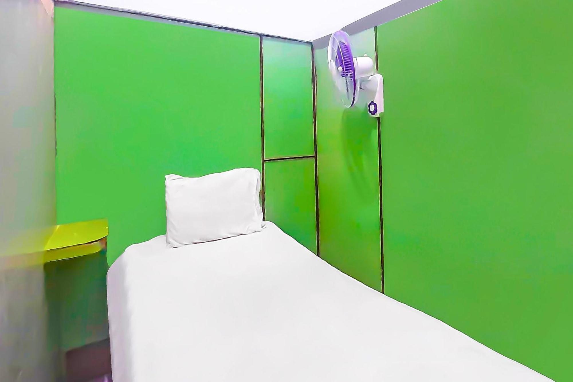 Hotel Spot On 92236 Kediri Family 2*