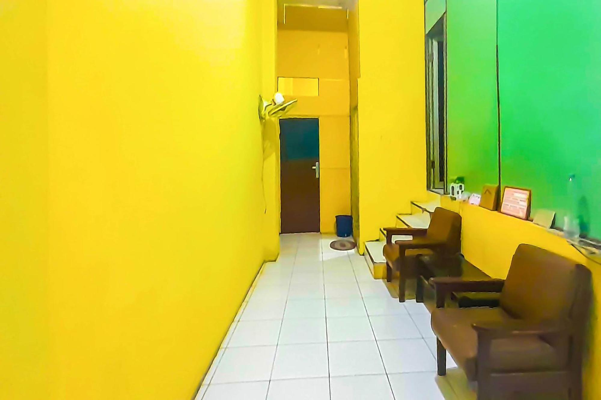 Spot On 92236 Kediri Family 2* Medan